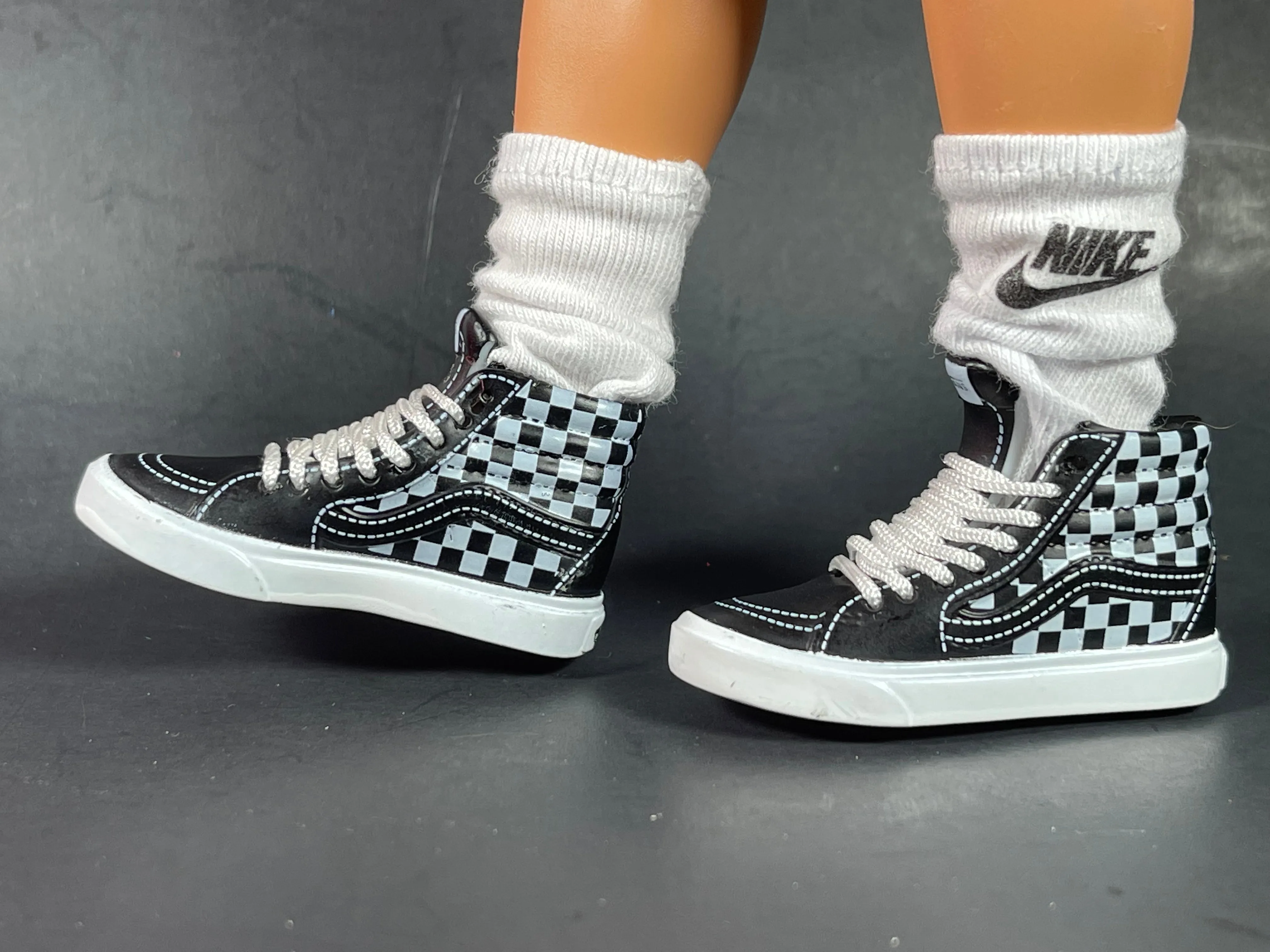 Checkered tennis shoes for male fashion dolls miniature shoes